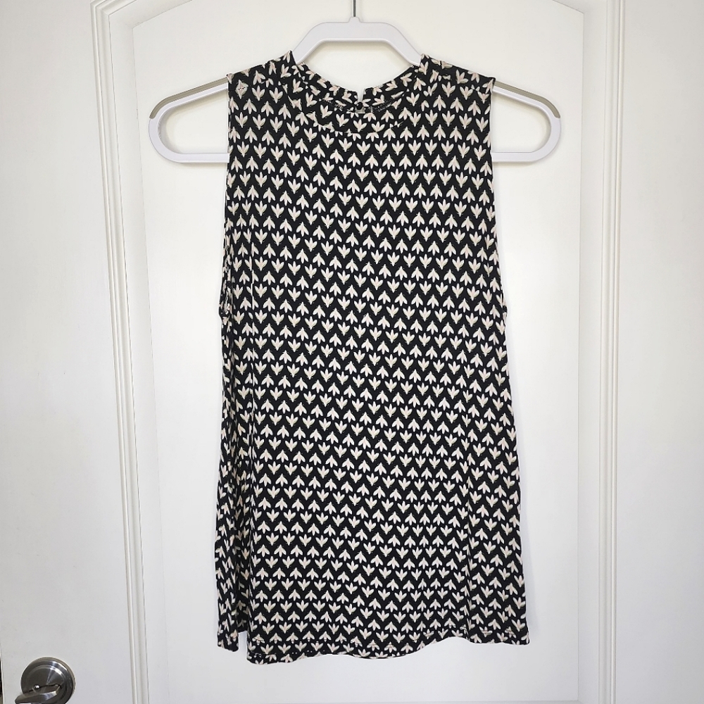 💥3/$30💥 LOFT Sleeveless Blouse